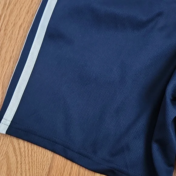 Adidas regular fit coupe standard shorts, size small (8) - Picture 12 of 16